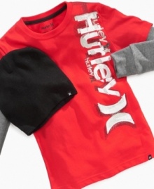 Keep him comfortable when the temperature drops with the long sleeves on this layered tee from Hurley. Includes a Hurley beanie!