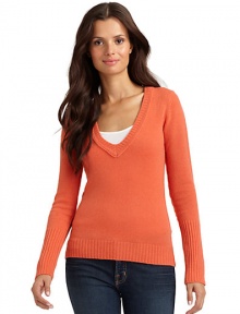 THE LOOKDeep v-neckLong sleevesRibbed neckline, cuffs and hemPullover styleTHE FITAbout 24 from shoulder to hemTHE MATERIALCashmereCARE & ORIGINDry cleanImportedModel shown is 5'11 (180cm) wearing US size Small. THE LOOKDeep v-neckLong sleevesRibbed neckline, cuffs and hemPullover styleTHE FITAbout 24 from shoulder to hemTHE MATERIALCashmereCARE & ORIGINDry cleanImportedModel shown is 5'11 (180cm) wearing US size Small.