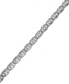 Simple polish that's always in style. Giani Bernini's pretty link bracelet is crafted in sterling silver. Approximate length: 7-1/4 inches. Approximate width: 1/4 inch. Simple polish that's always in style. Giani Bernini's pretty link bracelet is crafted in sterling silver. Approximate length: 7-1/4 inches. Approximate width: 1/4 inch.