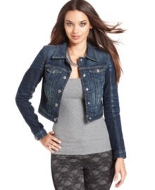 A classic, GUESS' jean jacket goes cropped for an extra-fitted, flattering look -- perfect for fall layering!