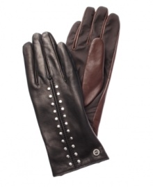 Timeless elegance and trend-setting accents combine on MICHAEL Michael Kors' leather Astor gloves. Timeless elegance and trend-setting accents combine on MICHAEL Michael Kors' leather Astor gloves.