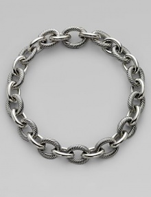 From the Chain Collection. Alternating cable and plain oval links in signature sterling silver.Sterling silver Length, about 18½ Hidden clasp Imported From the Chain Collection. Alternating cable and plain oval links in signature sterling silver.Sterling silver Length, about 18½ Hidden clasp Imported
