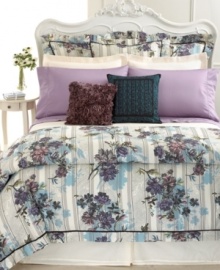 Featuring a fresh design of floral bouquets on a stripe-and-paisley background, the Belle de Jour duvet cover from Court of Versailles steals the style spotlight. Perfect for today, yet rooted in vintage elegance, this duvet cover makes a timeless addition to your room in smooth, 300-thread count cotton. Finished with piping detail and a flange edge.