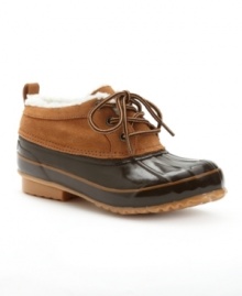 With a waterproof upper and a plush faux-fur lining, Khombu's Gloxxy boots are as durable and warm as they look. With a waterproof upper and a plush faux-fur lining, Khombu's Gloxxy boots are as durable and warm as they look.
