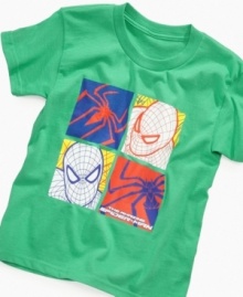 For the superfan of Spiderman: A T-Shirt from Mad Engine with four times the graphic power. For the superfan of Spiderman: A T-Shirt from Mad Engine with four times the graphic power.