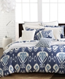 Sail off to sleep with this Echo Bansuri sham, featuring calming shades of blue and white. Sail off to sleep with this Echo Bansuri sham, featuring calming shades of blue and white.