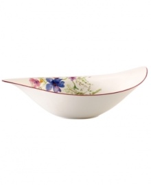 Prolong spring with the large Mariefleur salad bowl. Splashy colors adorn premium white porcelain edged in red and designed for everyday dining. Mix and match with New Cottage dinnerware, also by Villeroy & Boch. Prolong spring with the large Mariefleur salad bowl. Splashy colors adorn premium white porcelain edged in red and designed for everyday dining. Mix and match with New Cottage dinnerware, also by Villeroy & Boch.