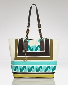 Perfect prints with this tote bag from Milly. It boasts a bold look and practical daytime shape, making it an ideal choice for the girl about town. Perfect prints with this tote bag from Milly. It boasts a bold look and practical daytime shape, making it an ideal choice for the girl about town.