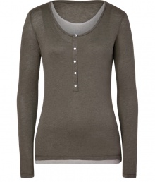 An essential basic in super soft cotton-cashmere, Majestics double layer henley is a must for your layered looks - Scooped neckline, button closures, long sleeves - Classic slim fit - Pair with favorite skinnies and chunky biker boots