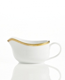 Add the warm glow of gold to your formal table with the classic style of the Grand Buffet Gold dinnerware collection. Pour and pass rich gravies and sauces with this classic fine china gravy boat. Add the warm glow of gold to your formal table with the classic style of the Grand Buffet Gold dinnerware collection. Pour and pass rich gravies and sauces with this classic fine china gravy boat.