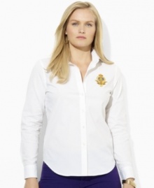 Lauren Ralph Lauren's crisp cotton poplin shirt is accented with rich heritage details, finished with an embroidered crest at the chest.