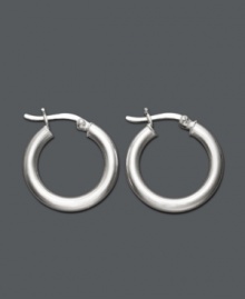Round out your look in a style staple. Giani Bernini's small hoop earrings feature a click backing in polished sterling silver. Approximate diameter: 3/4 inch. Round out your look in a style staple. Giani Bernini's small hoop earrings feature a click backing in polished sterling silver. Approximate diameter: 3/4 inch.