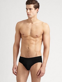 So-soft cotton comfort with a hint of stretch and a discreet, mercerized sheen. Signature waistband 96% cotton/4% elastane Machine wash Imported So-soft cotton comfort with a hint of stretch and a discreet, mercerized sheen. Signature waistband 96% cotton/4% elastane Machine wash Imported