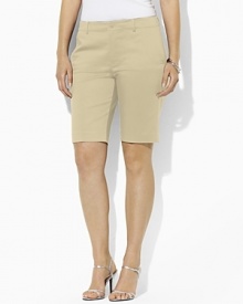 Designed for a flattering, slimming fit from lustrous stretch cotton sateen, the chic Huldah Bermuda short is the epitome of timeless, preppy style.