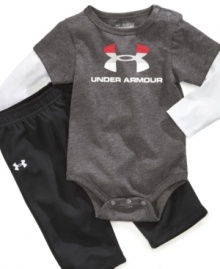 Cozy and cute, this Under Armour set will have showing off his sporty side. Cozy and cute, this Under Armour set will have showing off his sporty side.