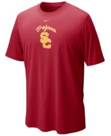 Keep team spirit rolling with this USC Trojans NCAA t-shirt from Nike. Keep team spirit rolling with this USC Trojans NCAA t-shirt from Nike.