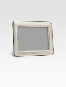 A picture-perfect tabletop design from Barcelona's famed silversmiths, crafted with heirloom detail and rounded corners in gleaming sterling silver. Accommodates a 4 X 6 photograph Made in Spain A picture-perfect tabletop design from Barcelona's famed silversmiths, crafted with heirloom detail and rounded corners in gleaming sterling silver. Accommodates a 4 X 6 photograph Made in Spain