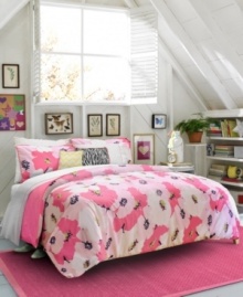 Dream in color. Coordinate your Poppy Dreams comforter sets from Teen Vogue with this sheet set, boasting whimsical polka dots with a pink stripe embellishment along the hem.