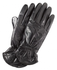 A classic style gets an alluring upgrade with quilted pattern design detail. Soft and supple, these leather gloves form Timerland provide warm wool lining for extra warmth on cold winter days. A classic style gets an alluring upgrade with quilted pattern design detail. Soft and supple, these leather gloves form Timerland provide warm wool lining for extra warmth on cold winter days.