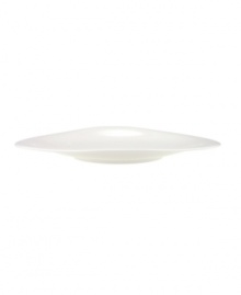 Make a chic style statement with the Dune Lines oval dinner plates from Villeroy & Boch. The distinctive, free-form shape, soft lines and ribbed surface combine for truly modern elegance. An imperfect glaze conveys natural grace. Make a chic style statement with the Dune Lines oval dinner plates from Villeroy & Boch. The distinctive, free-form shape, soft lines and ribbed surface combine for truly modern elegance. An imperfect glaze conveys natural grace.