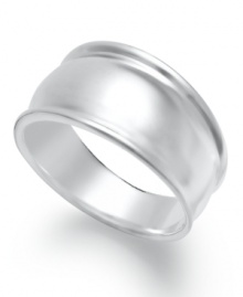An instant classic. Giani Bernini's polished sterling silver band is a must-have for your collection. Size 7. An instant classic. Giani Bernini's polished sterling silver band is a must-have for your collection. Size 7.