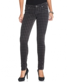 Printed corduory lends an on-trend look to these skinny pants by Kut from the Kloth. Let your legs make the statement by pairing these with a basic black top.