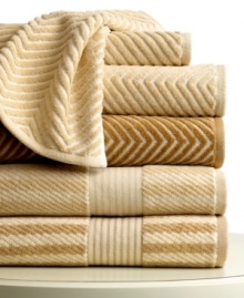 Get the spa treatment with this Desert Spa bath towel from Lauren by Ralph Lauren, featuring a textured stripe design in a warm tan colorway. Finished with dobby details along each end.