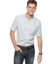 Some styles never fade. Sport this classic-fit gingham shirt from Club Room and know you look good wherever you go.