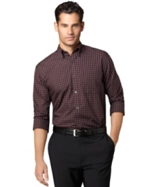 Check mate. Add this Van Heusen shirt to your work rotation for a crisp, smart look.