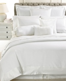A tranquil effect is what this Martha Stewart Collection Moon Luster sham creates for your room. An all white backdrop sets the scene as linen fabric and silk borders intertwine for a modern, opulent presentation.