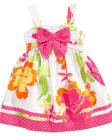 Stand out. She'll be sure to draw attention in this vibrant dress from Sweet Heart Rose. Stand out. She'll be sure to draw attention in this vibrant dress from Sweet Heart Rose.