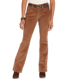 Channel vintage-chic style with Levi's classic corduroy petite pants. Channel vintage-chic style with Levi's classic corduroy petite pants.