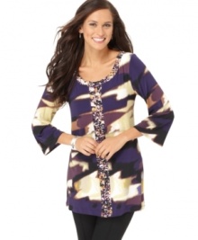 Accented by rhinestones, this abstract-printed petite tunic by Alfani is perfect for a dose of bold! (Clearance) Accented by rhinestones, this abstract-printed petite tunic by Alfani is perfect for a dose of bold! (Clearance)